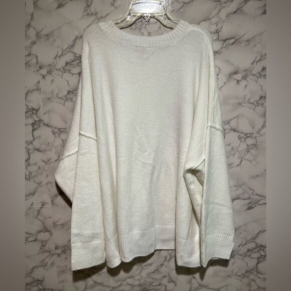 Vince Camuto Seamed Crewneck Sweater - Picture 12 of 13